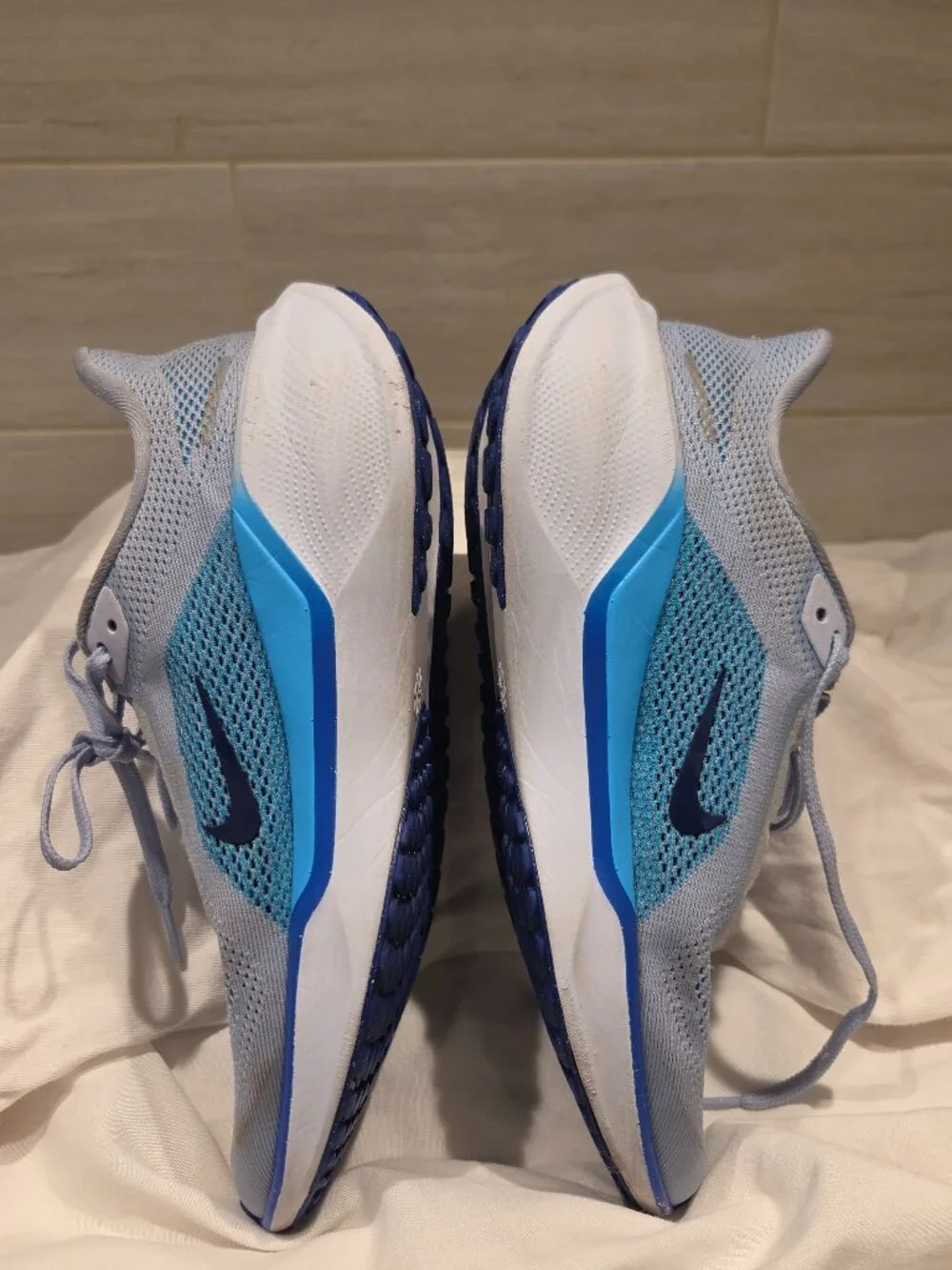 NIKE PEGASUS 41 AIR ZOOM ROAD RUNNING SHOES, FOOTBALL GREY, SIZE 6.5Y
